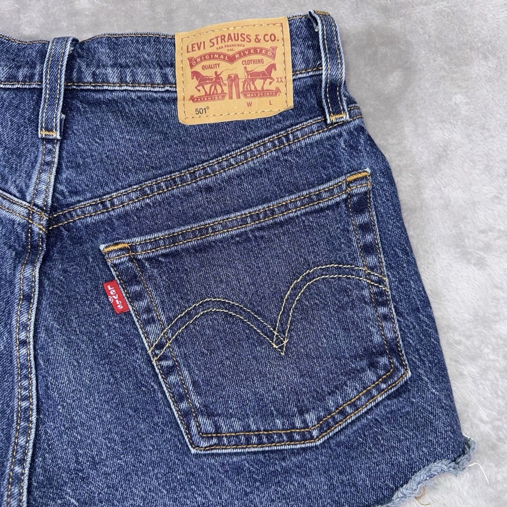 Levi's 501 Buttonfly Cut-off Distressed Women's Denim Shorts Size 25 - Picture 5 of 8